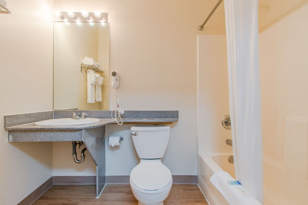 Intown Suites Extended Stay Colorado Springs Zimmer foto