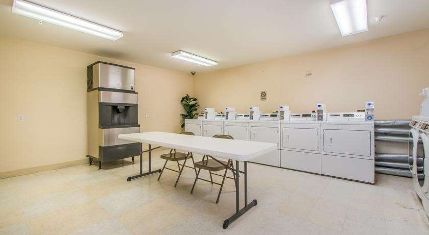 Intown Suites Extended Stay Colorado Springs Einrichtungen foto